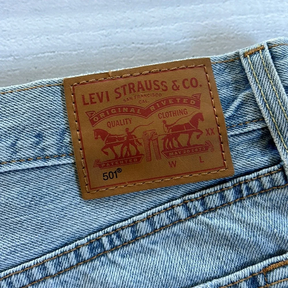 Levi’s 501 California Poppy Light Wash‎ Denim Shorts Embroidered Flowers Sz 29 - Picture 7 of 10